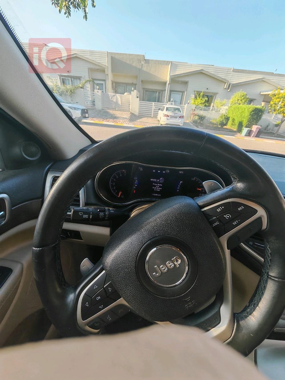 جیپ گراند شیرۆکی